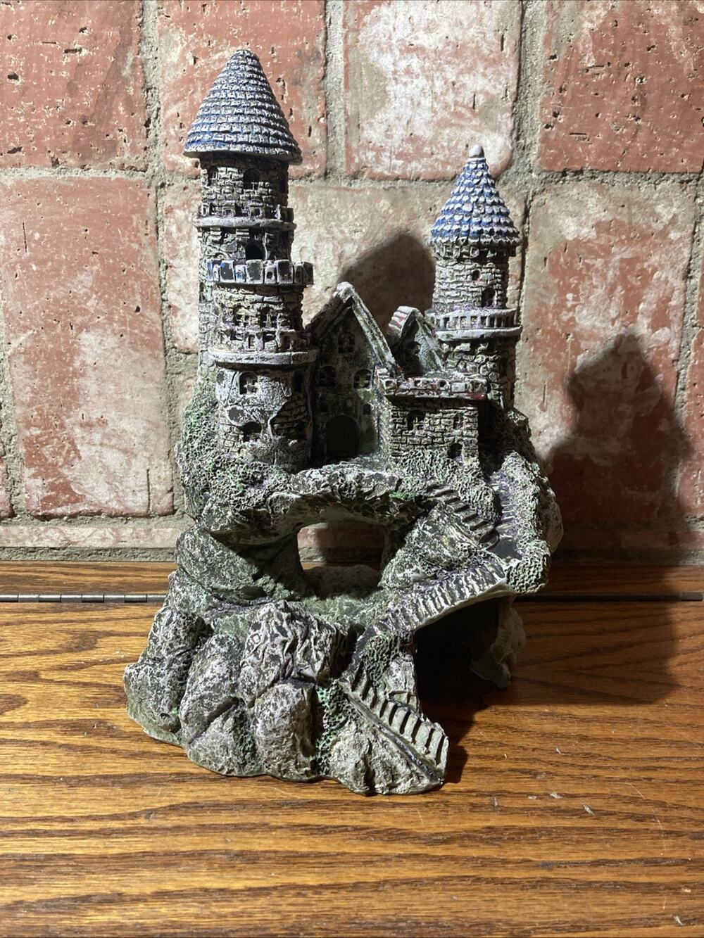 AQUARIUM DECOR - OLE' WORLD CASTLE - DECORATION FOR FISH TANK - 8"H